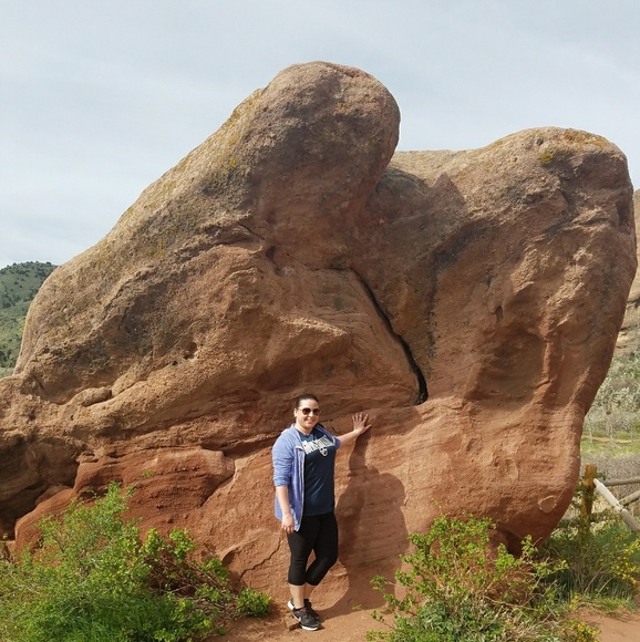 Meet your Posher, Lauren! - Picture 2 of 4